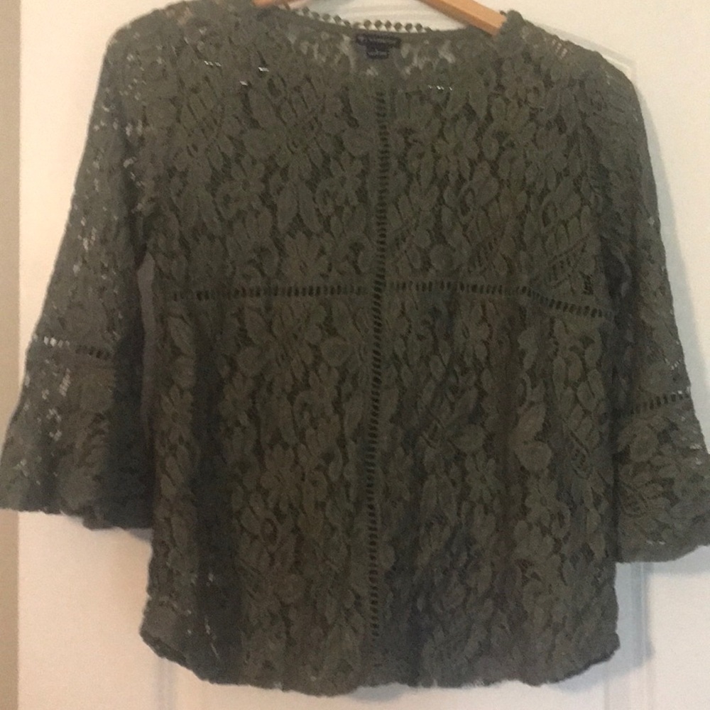 New Direction top made of lace